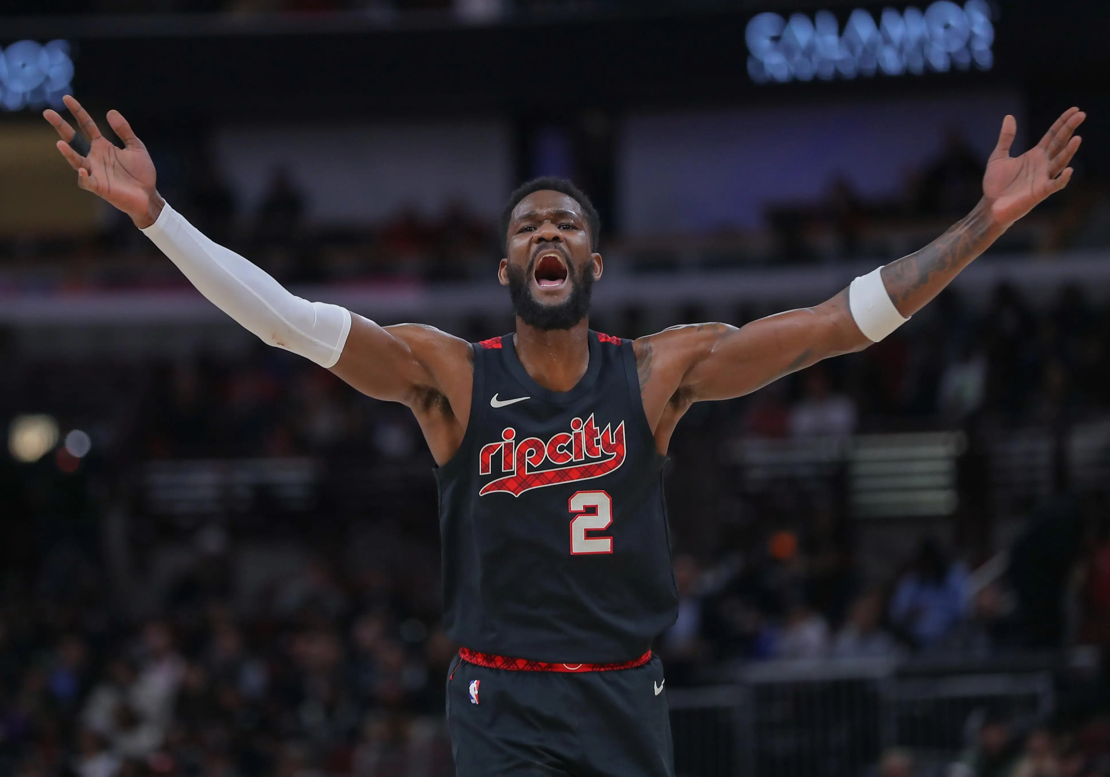 湖人首胜背后的防守脊梁：艾顿 14+8+5 封神，直言要做内线基石